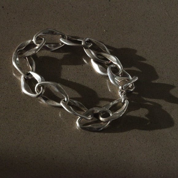 Elsa Peretti Aegean Toggle Bracelet by Tiffany & Co - Picture 2 of 3